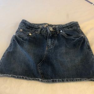Levi’s denim skirt. P406